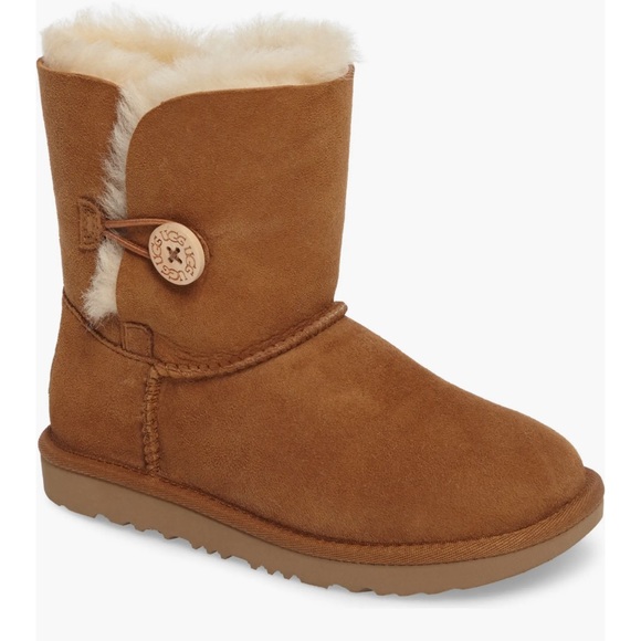 Ugg Bailey Button II Water Resistant Genuine Shearling Boot - Picture 1 of 6